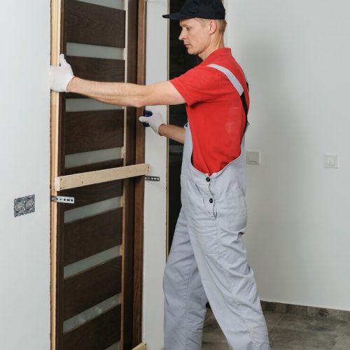 installing-door-unit_191163-372
